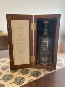 Gordon & MacPhail 1975 Whisky Botella Vacía y Caja de Regalo Incluida Usado Raro FedEX - Imagen 1 de 6