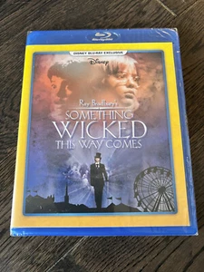 Exclusivo de Disney Movie Club Something Wicked This Way Comes (Blu-ray) NUEVO SELLADO - Imagen 1 de 1