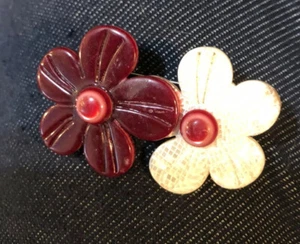 Lea Stein Paris Double Flower Pin Magarite Brooch Laminated Celluloid - Picture 1 of 5