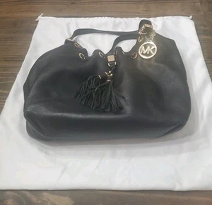 Michael Kors Camden Tassel Pebbled Leather Shoulder Bag Black Gold Large  - Bild 1 von 6