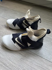 Nike LeBron Zoom Soldier 12 - Talla US 7.5 - Imagen 1 de 13