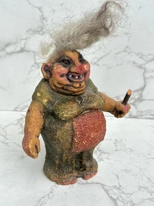 Vintage Nyform Troll Doll #114 Woman Walk Stick fatto a mano Norvegia Old Lady leggi - Foto 1 di 9