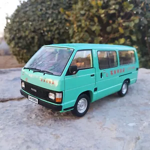 1/18 Toyota Hiace YH50 Bus Druckguss Modell RHD grüne Farbe - Bild 1 von 13