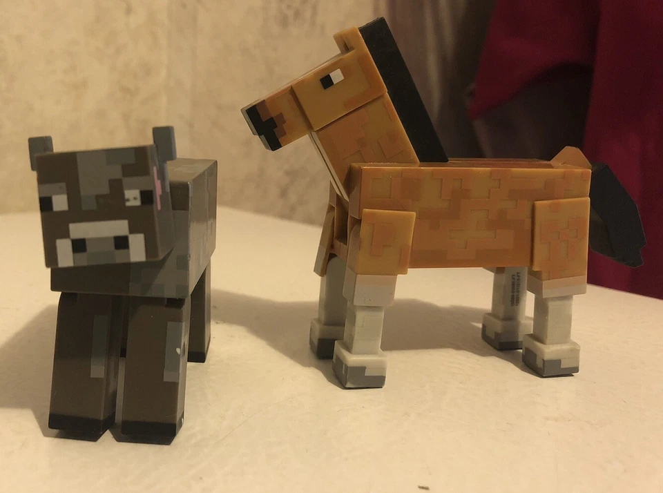 Jazwares Minecraft Overworld CABALLO MARRÓN VACA GRIS LOTE DE 2 JUGUETES COMO ESTÁ Foto 1 de 4