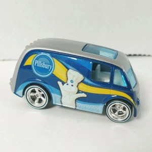 2012 Mattel Hot Wheels Pillsbury X8312, 1186 MJ, 1, NL & Gummireifen gebraucht  - Bild 1 von 7
