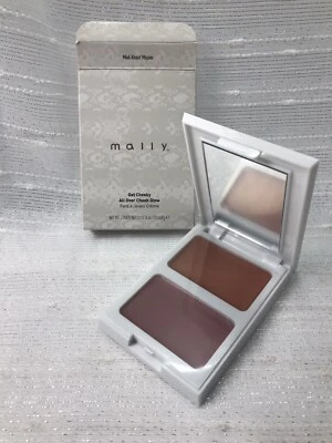 Mally Get Cheeky All Over Cheek Duo Tono Loco por Malva Cada Sartén 4,8 g Nuevo en Caja Foto 1 de 4