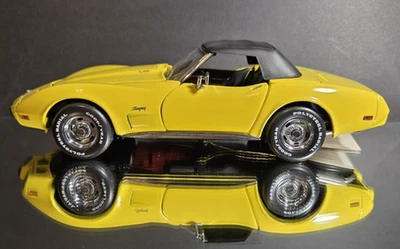 Franklin Mint, 1975 Chevrolet Stingray Convertible, Yellow, 1:24 Diecast, COA - Image 1 of 4