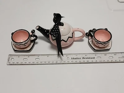 Juego de té de lunares Mud Pie 6 piezas rosa 1 tetera 2 tazas, 2 platillos Foto 1 de 4