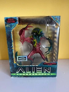 ALIEN RESURRECTION Battle scarred Alien Modellino Edizione Film Kenner/Hasbro - Imagen 1 de 5