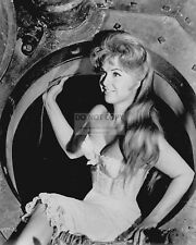 MARTHA HYER IN "FIRST MEN IN THE MOON" - 8X10 PUBLICITY PHOTO (CC508)