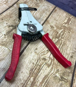 Gardner Bender GB SE 92 Strip-Easy Automatic Wire Stripper 22-8 AWG - Picture 1 of 7