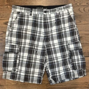 Beverly Hills Polo Club Plaid Cargo Shorts • size 40 - Picture 1 of 4