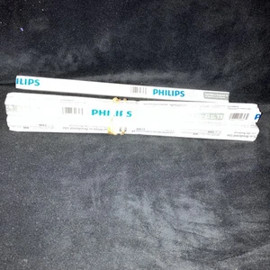 PHILIPS 8Wat 12In Cool White T5 BiPin Fluorescent Tube Light Bulb 546473 Lot Of4 - Picture 1 of 2