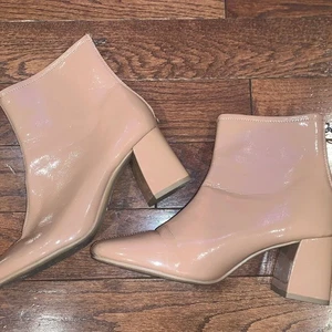 Women’s Nude Patent Leather Ankle Boots – Chunky Heel, Pointed Toe, Size 10 - Picture 1 of 5