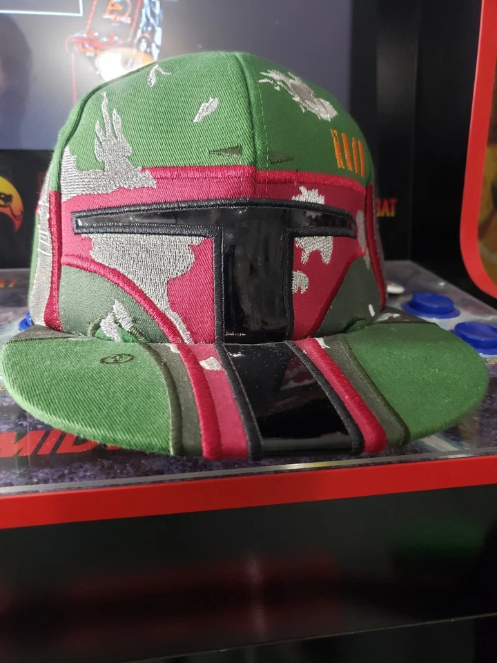 Nuevo con etiquetas Auténtico Coleccionable Star Wars Boba Fett Sombrero Ajustado Disney Cazarrecompensas  Foto 1 de 4