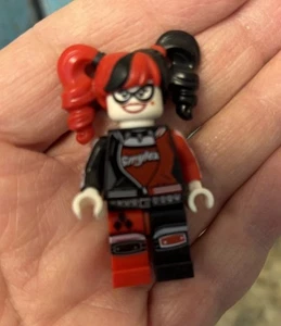 Lego DC Batman Harley Quinn Minifigur - Bild 1 von 2