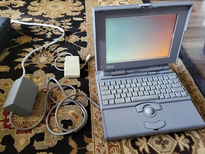 Laptop Apple Macintosh PowerBook 145B para piezas/reparación con mouse y adaptador de corriente Foto 1 de 4