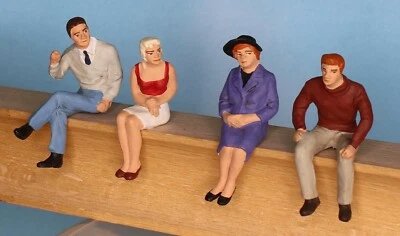 Preiser 63074,  Spur 1 / Maßstab 1:32, sitzende Personen - Bild 1 von 4