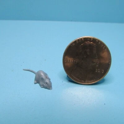 HANDLEY Dollhouse Miniature Plastic House Mouse MUL5638