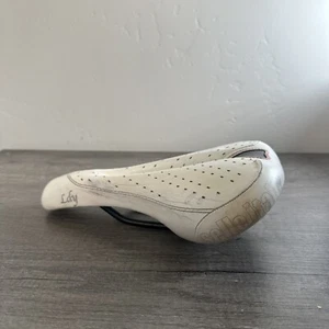 Selle Italia Lady Flow White Saddle FEC Alloy Rails Black - Picture 1 of 5
