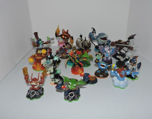 Lot of 22 Activision Skylanders figures With Bag