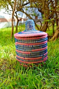 Moroccan handmade berber storage basket with a lid, Moroccan box, boho decor - Picture 1 of 8