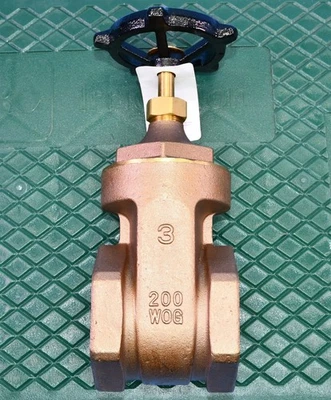 SCI Brass 3" IPS Premium Gate Valve 200 WOG Threaded Ends 171 8501Q Wheel Handle - Image 1 of 4