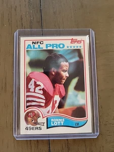 Tarjeta de novato 1982 Topps fútbol Ronnie Lott como nueva bien centrada ver foto - Imagen 1 de 2