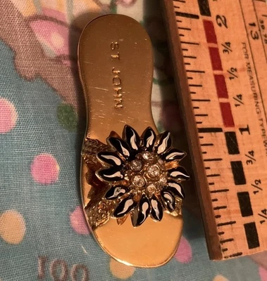 Broche Sandalia Flor 24 KGP Cristales Multicolor Negro De Colección ST. JOHN Foto 1 de 4