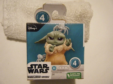 STAR WARS The Mandalorian GROGU BOUNTY COLLECTION Series 4 SPIDERS Baby Yoda #24 Cover
