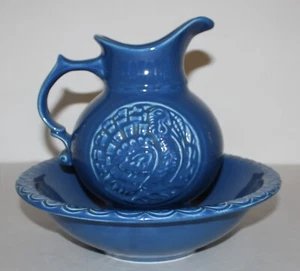 Vintage 1968 McCoy Pottery 7516 Blue Turkey Pitcher & Wash Basin Bowl Set - Picture 1 of 17