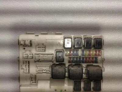 Used Fuse Box fits: 2005 Nissan Altima  Grade A - Image 1 of 4