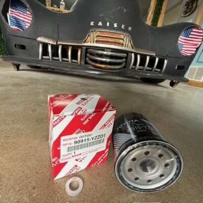 (1) TOYOTA OEM Engine-Oil Filter 90915YZZD1 - Image 1 of 3