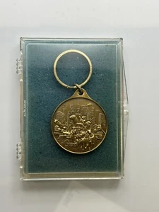 Portachiavi vintage Chicago Medallic Art Northwest International Trade Club - Foto 1 di 4