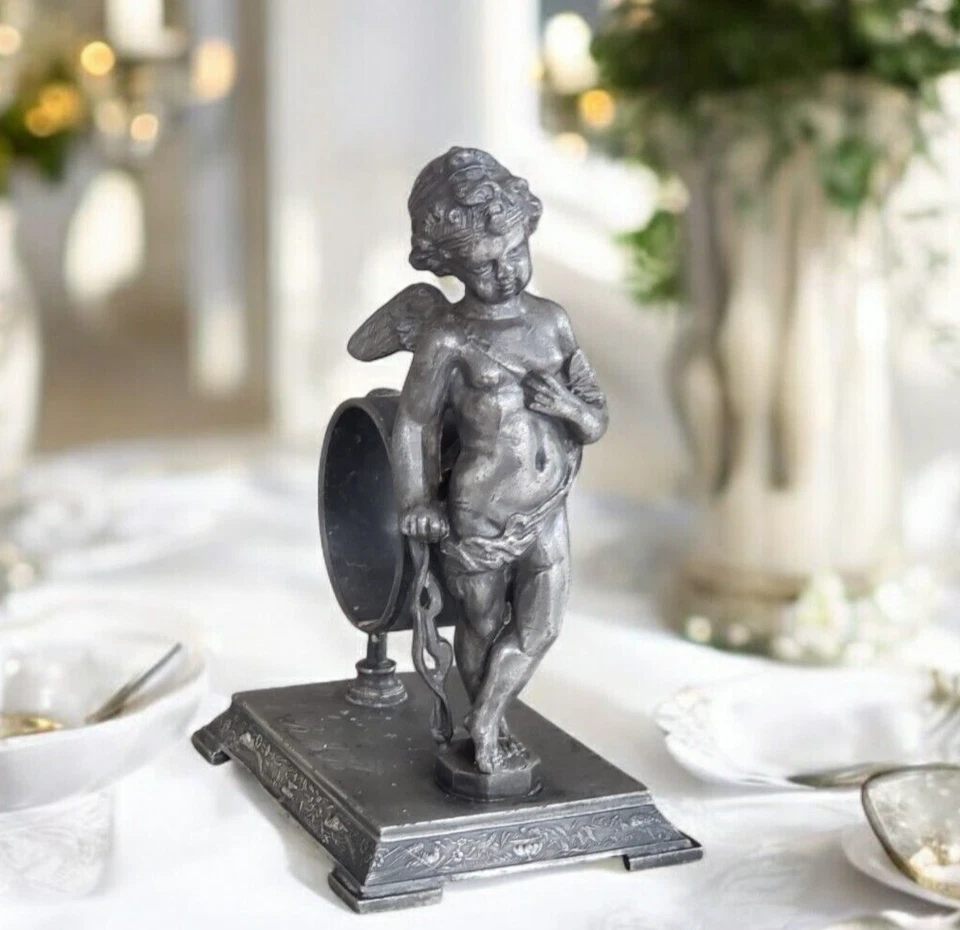 Antiguo anillo servilletero Wilcox cuádruple plato de plata victoriano Cupido base en relieve Foto 1 de 4