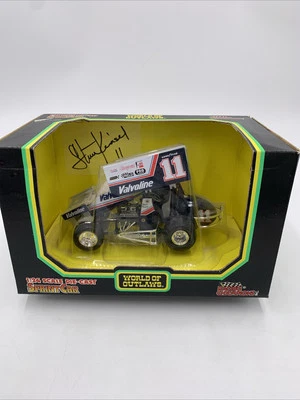 Steve Kinser Autographed 1994 Racing Champions WORLD OF OUTLAWS Sprint Car 1:24 - Image 1 of 4
