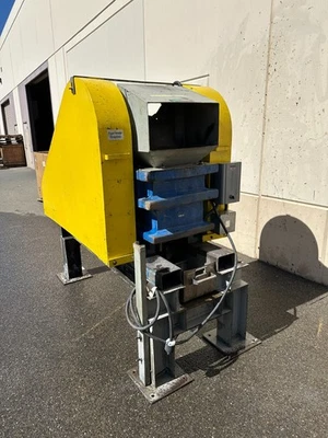 Trituradora de mandíbula Morse Brothers 8 x 8 Foto 1 de 4