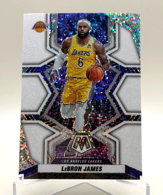 2021-22 Panini Mosaic #146 LeBron James SSP White Sparkle Lakers (LEER) Foto 1 de 4