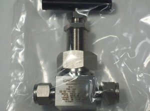 1- Swagelok Blowdown Needle Valve,   3/8" OD Tube,   SS-6DBS6 - Picture 1 of 1