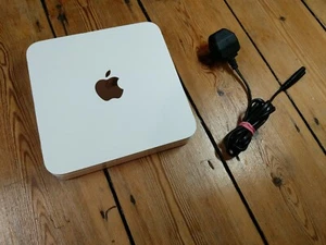 Apple AirPort Time Capsule 2TB Wifi Router A1355 3rd Generation Dual Band - Picture 1 of 1