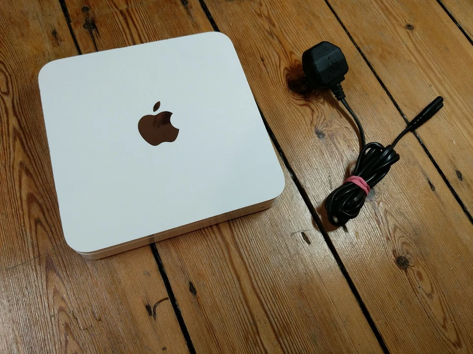  Apple AirPort Time Capsule 2TB Wifi Router A1355 3rd Generation Dual Band - Image 1 of 1