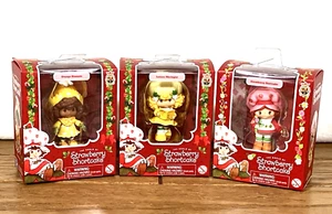 TLS The World Strawberry Shortcake Spring/Easter Lot of 3 Figures CheeBee NEW - Picture 1 of 7
