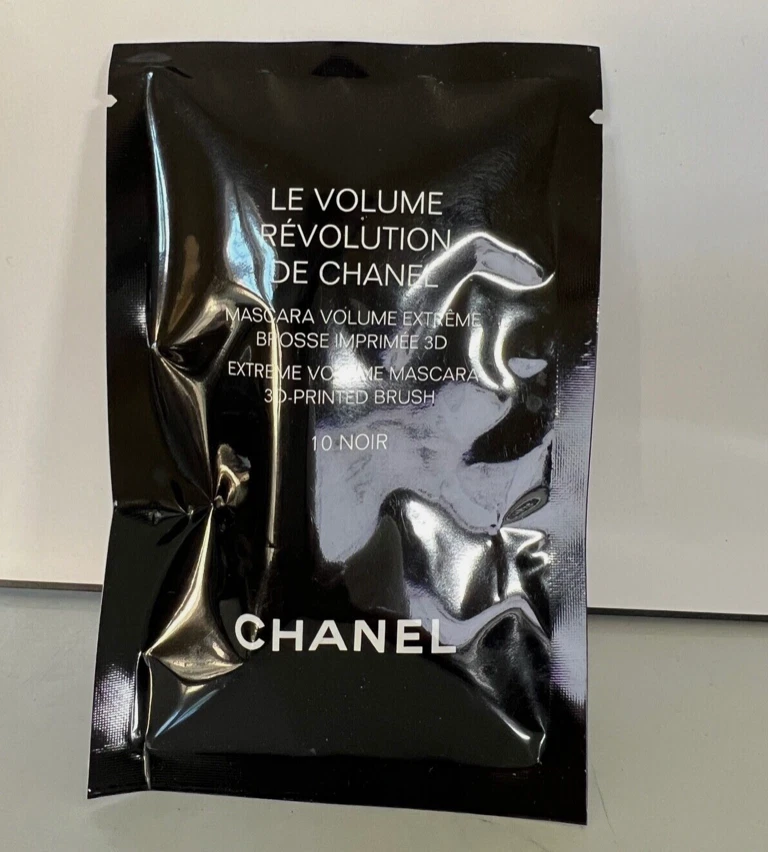 Sealed  Le Volume REVOLUTION De Chanel Mascara 10 NOIR BLACK 1g/0.03oz Travel Sz - Image 1 of 1