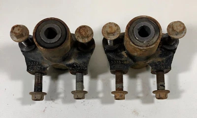 LEAF SPRING Hanger  1999 - 2004 FORD F250 F350 4X4 FRONT - Image 1 of 4