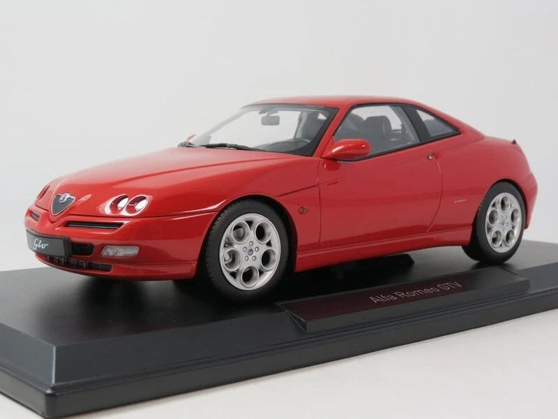 Norev Alfa Romeo GTV Rouge 1999 1/18 187840