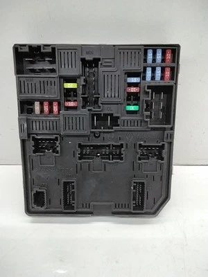 CENTRALINA PORTA FUSIBILI PER NISSAN Qashqai Serie 284B75NA1A Diesel 1461 (14>) - Immagine 1 di 2