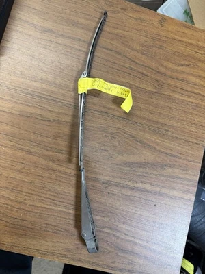 Brazo limpiaparabrisas Volvo 140/142/144/145 1969-1974 #1 610251 821450 Foto 1 de 4