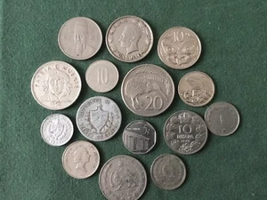 Lot De 15 Pieces Étrangers - Picture 1 of 2