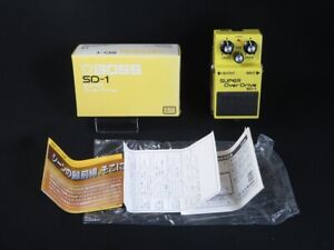 Pédale d'effets pour guitare BOXED BOSS SD-1 SUPER over drive produits testés Roland 1