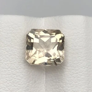Skardu Topaz sparkles with golden 3.30ct warmth, symbolizing clarity & success - Picture 1 of 4